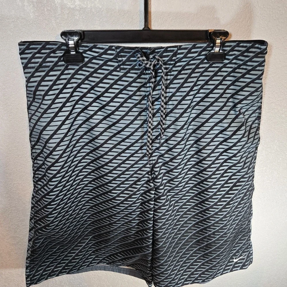 Nike Swim NESS7414 Mens XL Gray Blue Geometric Print‎ Volley Swim Trunks Lined